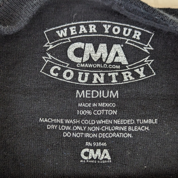 CMA Music Festival 2017 Featuring Lineup on back Medium Unisex - Picture 3 of 6